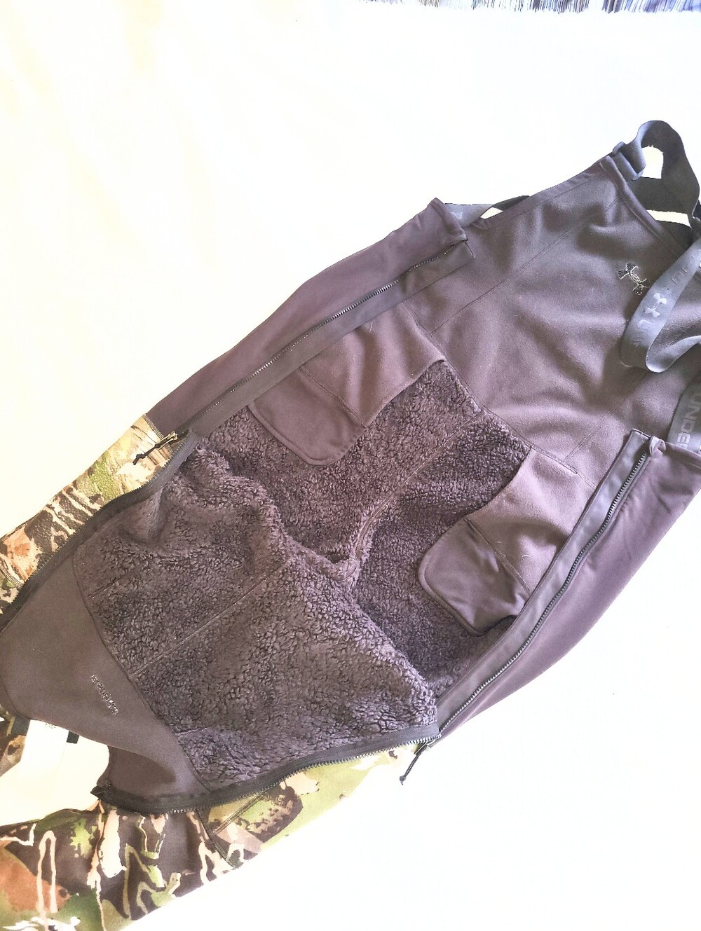 NWOT Women's Under Armour Realtree Camo Insulated Fleece Hunting Bibs Large - Picture 3 of 15